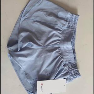 ✨SOLD✨ Lululemon hotty hot shorts 4”